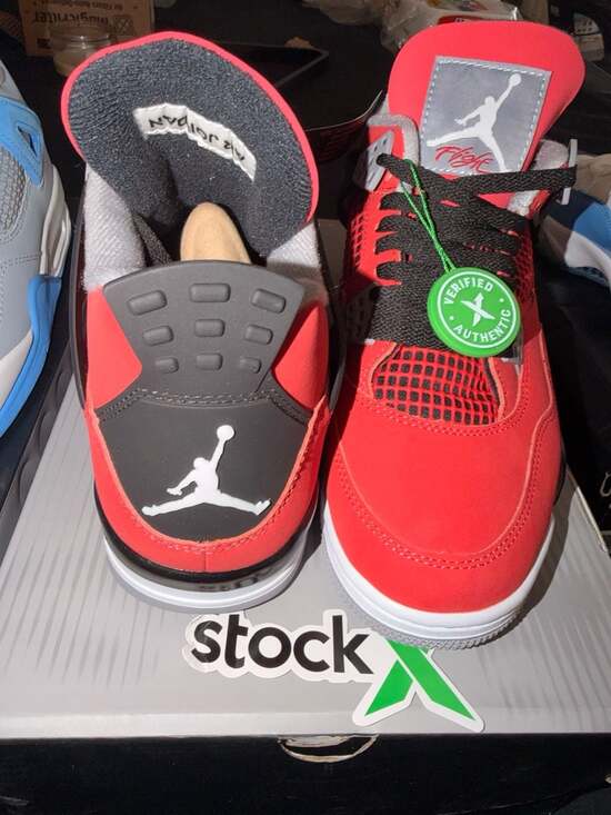 Air Jordan 4 Retro \'Toro Bravo\' 2013 Size 9.5